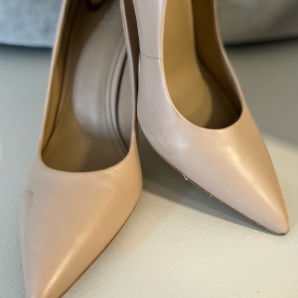 Guess Braylea Faux Leather Pump with 4” Stiletto Heel Beige Size 7-1/2 - Picture 9 of 10